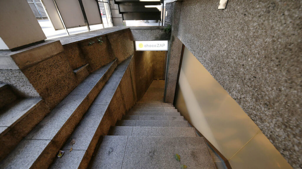 千駄ヶ谷店の階段